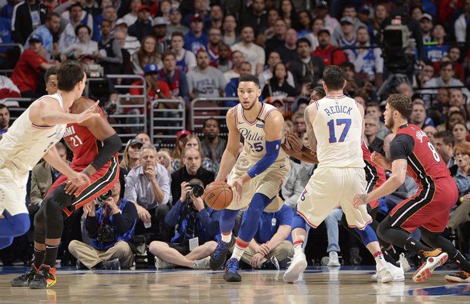 开云体育官网清晨NBA常规赛传出新动向,丹佛掘金远射贴柱,管理层表态:更衣室稳定,身体对抗强度拉满的简单介绍